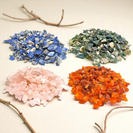 Natural stone chips (small fraction)