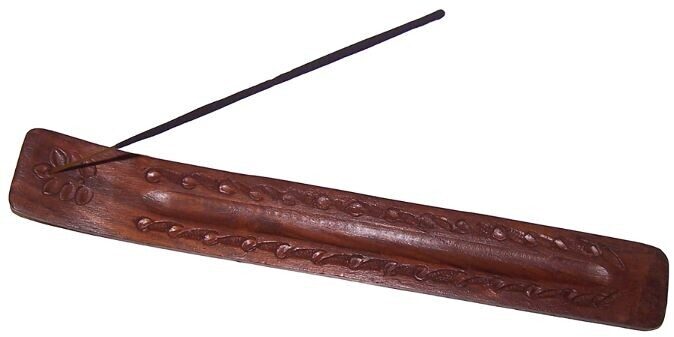 Vīraka turētājs koka ar grebumiem