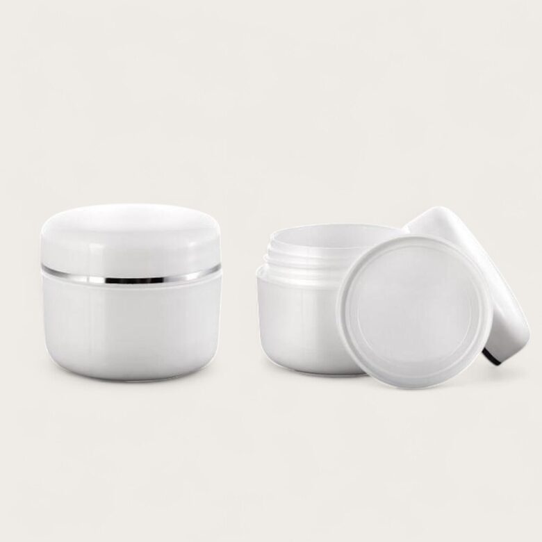 Plastmasas trauciņš balts ar sudraba strīpiņu 5 ml