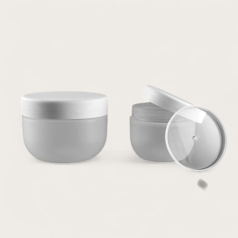 Plastmasas trauciņš MATĒTS ar baltu vāciņu un strapliku 100 ml