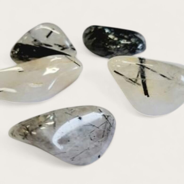 Kvarcs ar turmalīna ieslēgumiem 1 gab.