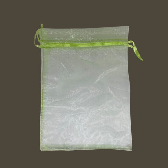 Organzas maisiņš 14 x 20 cm laima krāsā