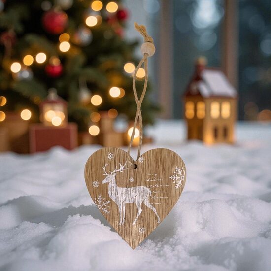 Rotājums -  koka sirsniņa ar briedi 1 gab